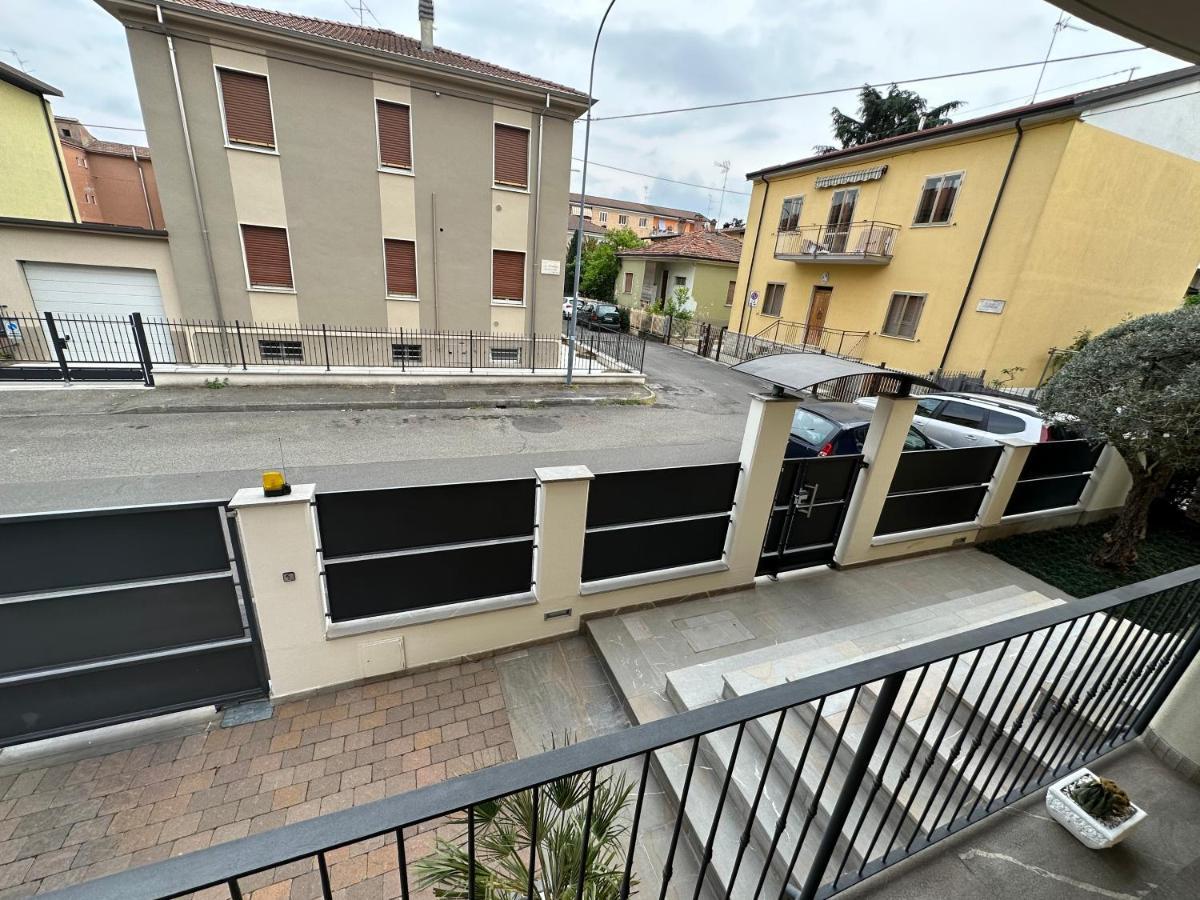 Ferienwohnung Casavale Elegante Residenza 108 Mq Max 7 Persone Piacenza Exterior foto